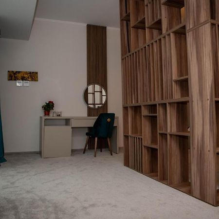 Unique Garden Hotel Brăila Extérieur photo