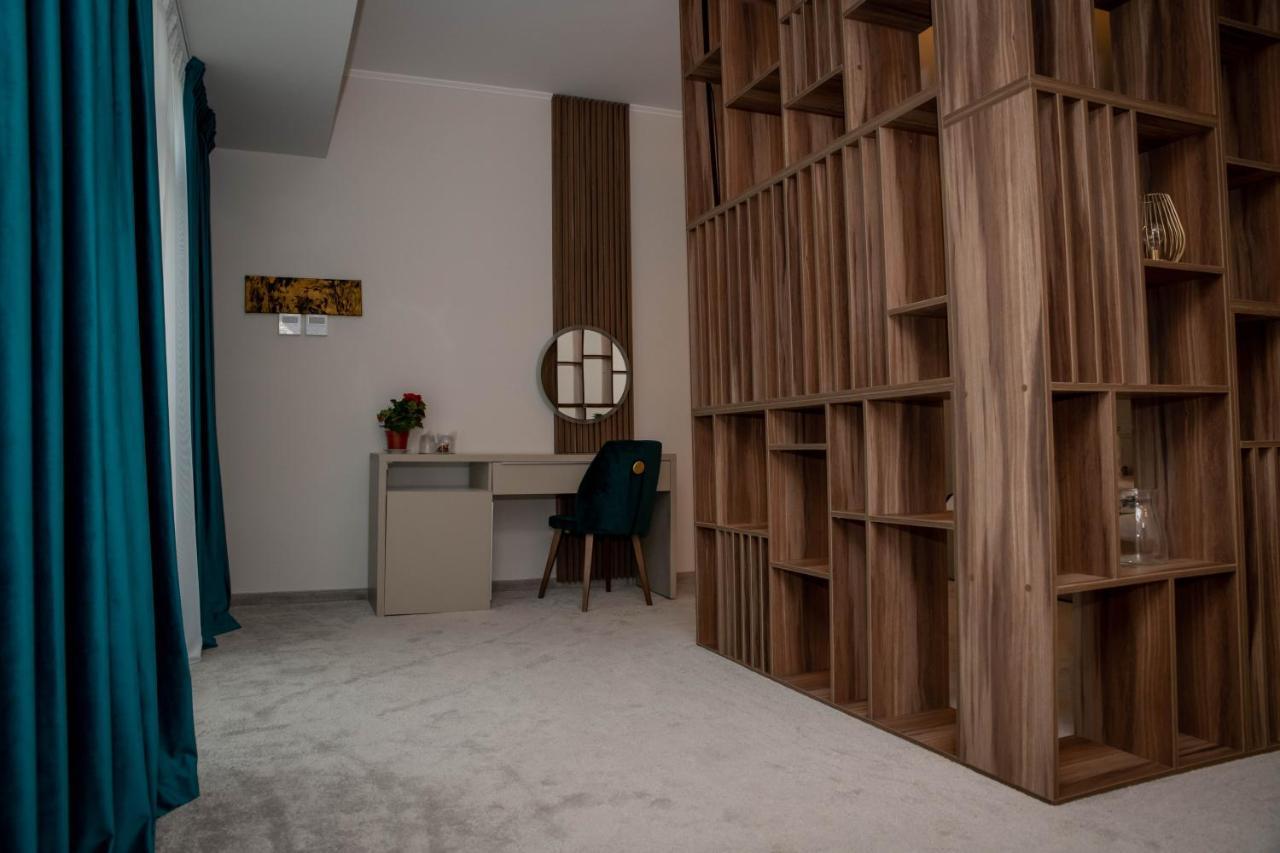 Unique Garden Hotel Brăila Extérieur photo
