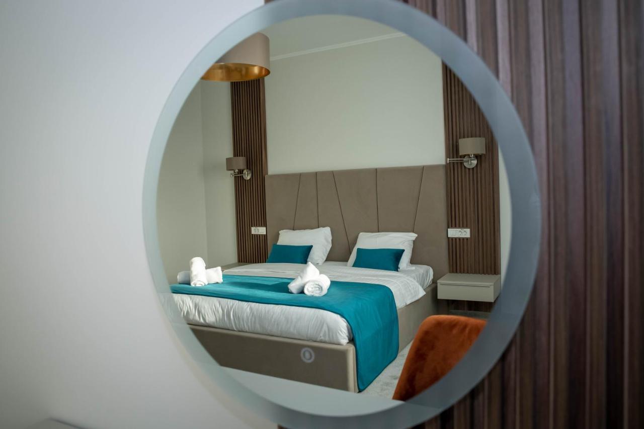 Unique Garden Hotel Brăila Extérieur photo