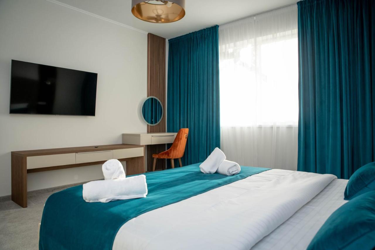 Unique Garden Hotel Brăila Extérieur photo