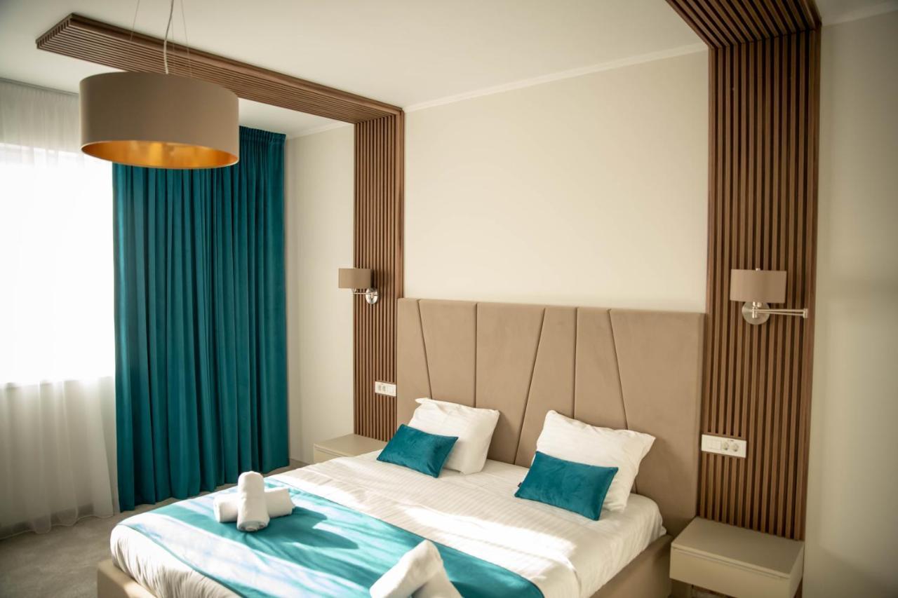 Unique Garden Hotel Brăila Extérieur photo